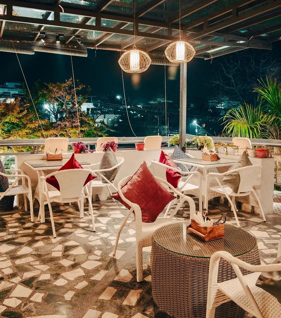 WhatsApp Image 2025-05-05 at 14.08.58_f0d31ed2 balance of modern interiors and natural views in aristella