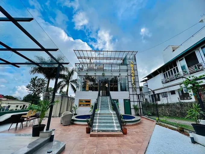 best-cafe-in-dehradun-with-view